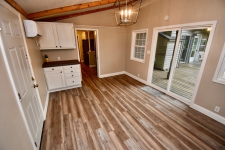 Lake Home in Warrick County - image 25