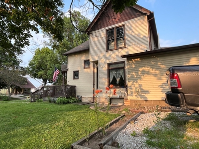 Two Story Knoxville, IA Home For Sale - image 5