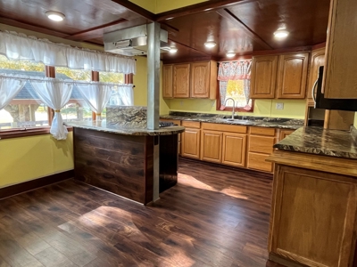 Two Story Knoxville, IA Home For Sale - image 19