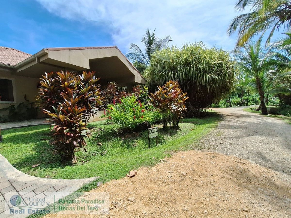 Titel Beachfront Villa — Red Frog, Isla Bastimentos - 12
