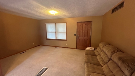 Ranch Home in Bethany Missouri - image 7