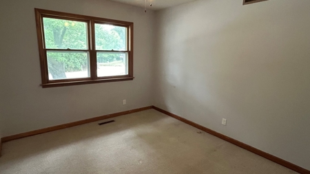 Ranch Home in Bethany Missouri - image 12