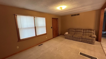 Ranch Home in Bethany Missouri - image 6