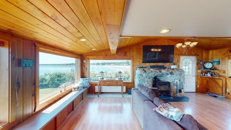 Maine Oceanfront Home - image 22