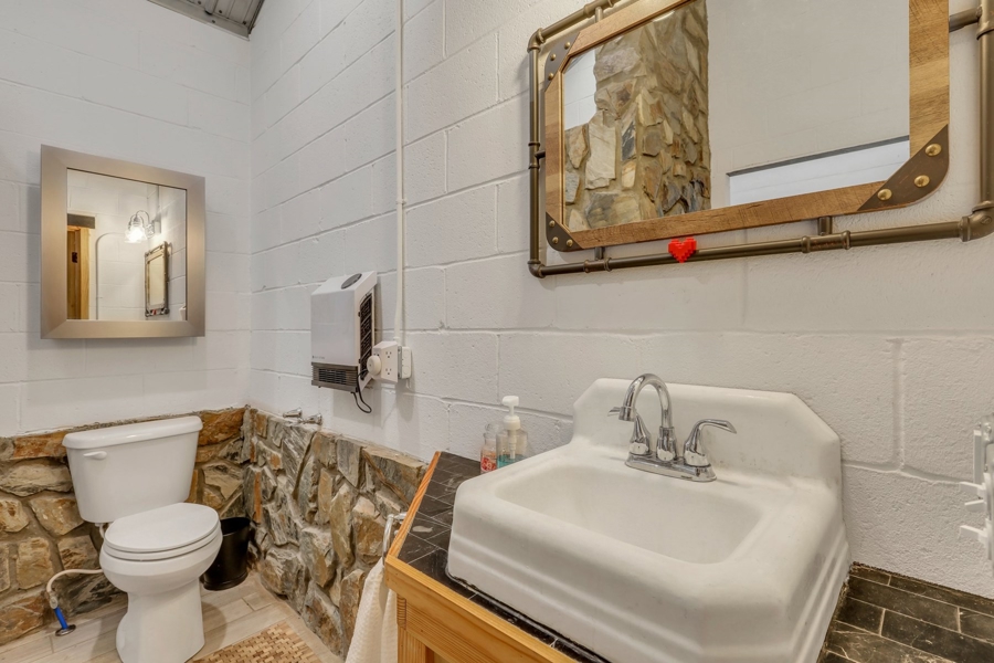 Guest house bathroom