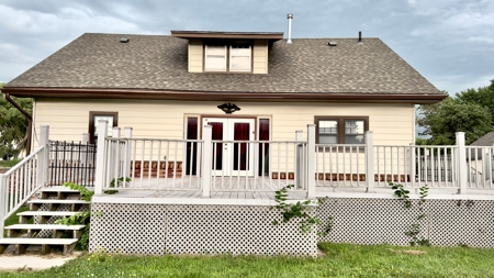 Home for sale in Elwood Nebraska - image 4