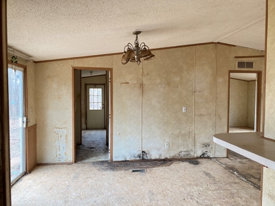 Investment Property - 2003 Clayton Mobile Home on 1 Acre - image 17