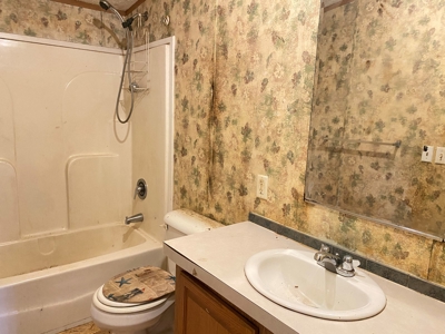 Investment Property - 2003 Clayton Mobile Home on 1 Acre - image 8