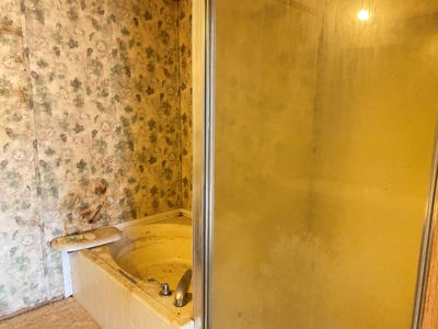 Investment Property - 2003 Clayton Mobile Home on 1 Acre - image 12