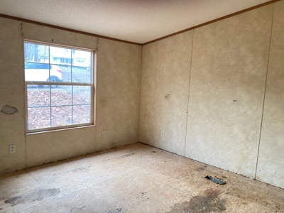 Investment Property - 2003 Clayton Mobile Home on 1 Acre - image 10