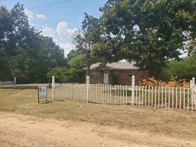 COUNTRY HOME With ACRE Lot and Great Location in Boswell, OK - image 7