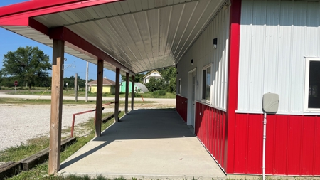 Commercial Real Estate Building - image 7