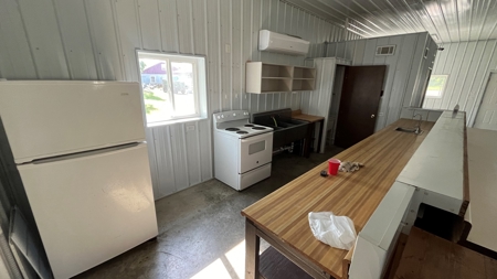 Commercial Real Estate Building - image 13