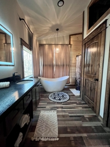 Income Producing Recreational Cabin – National Forest Area - image 11