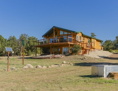 Large Remodeled Cabin on 106 Acres for Sale in Cody Park, CO - image 2