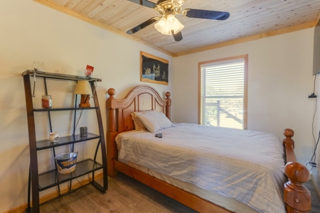 Large Remodeled Cabin on 106 Acres for Sale in Cody Park, CO - image 13