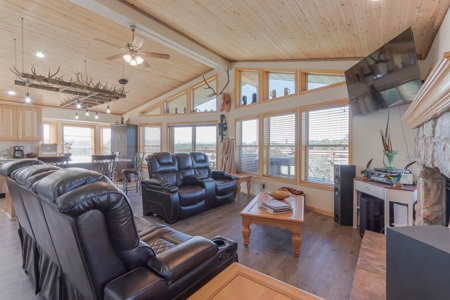 Large Remodeled Cabin on 106 Acres for Sale in Cody Park, CO - image 4