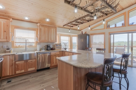 Large Remodeled Cabin on 106 Acres for Sale in Cody Park, CO - image 10