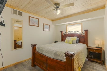 Large Remodeled Cabin on 106 Acres for Sale in Cody Park, CO - image 14