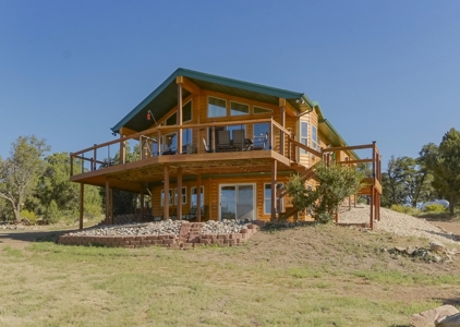 Large Remodeled Cabin on 106 Acres for Sale in Cody Park, CO - image 1