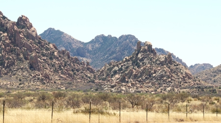 Spectacular AZ property with panoramic mountain view - image 18