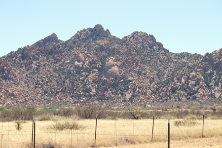 Spectacular AZ property with panoramic mountain view - image 17