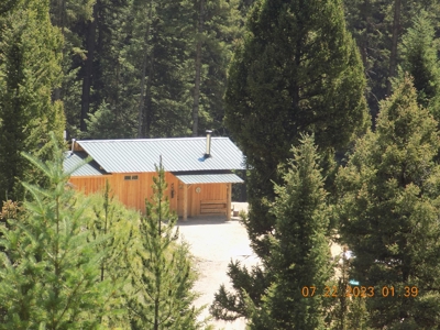 Off-Grid Mountain Cabin on Acreage with Wildlife! - image 10