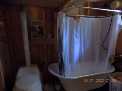 Off-Grid Mountain Cabin on Acreage with Wildlife! - image 15