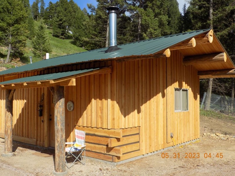 OFF GRID MOUNTAIN CABIN MONTANA