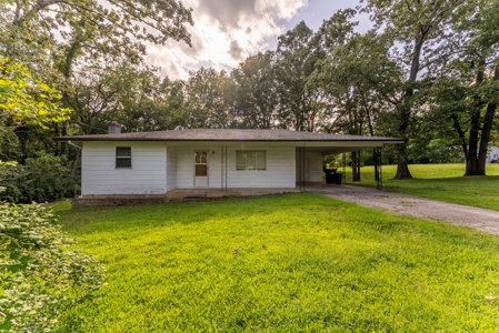 Home in Town in Alton Missouri - image 6