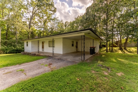 Home in Town in Alton Missouri - image 4