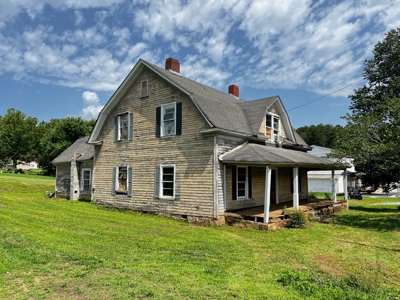 Home Near Historic Downtown Lenoir NC - image 1