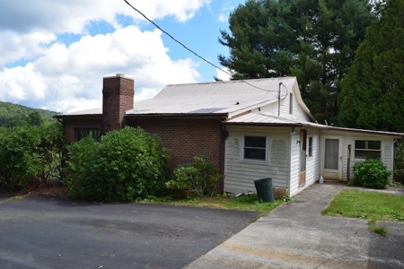 Investment Home for Sale Adjoining the Blue Ridge Parkway - image 8