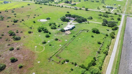 Horse and cattle ranch in Sinton, Texas - image 13