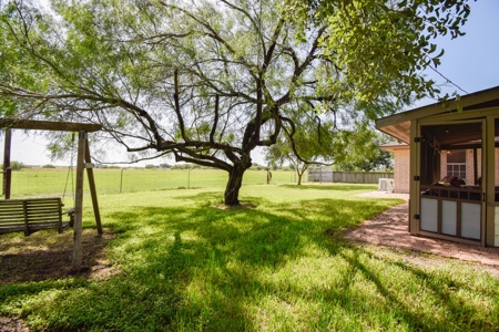 Horse and cattle ranch in Sinton, Texas - image 4