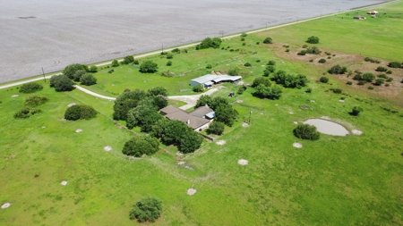 Horse and cattle ranch in Sinton, Texas - image 15
