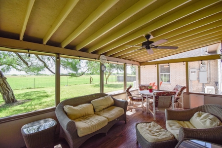 Horse and cattle ranch in Sinton, Texas - image 7