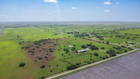 Horse and cattle ranch in Sinton, Texas - image 12