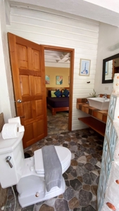 Titled Bluff Beach BnB, Bocas del Toro - image 26