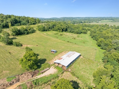 Country Home for Sale in Giles County, Tennessee - image 4