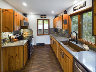 Mountain Chalet for Sale in Seven Devils NC - image 6