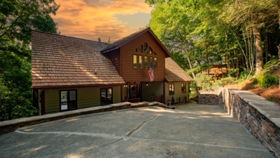 Mountain Chalet for Sale in Seven Devils NC