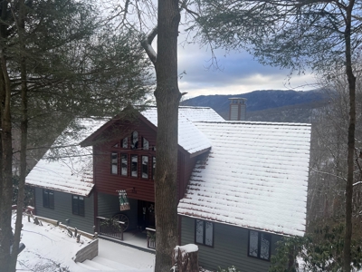 Mountain Chalet for Sale in Seven Devils NC - image 37