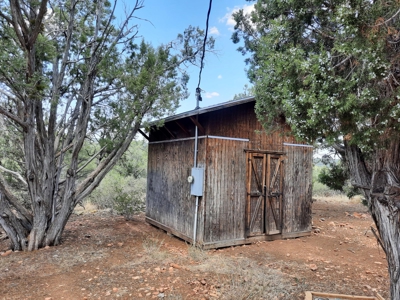 25 Acre Mountain Getaway. - image 4