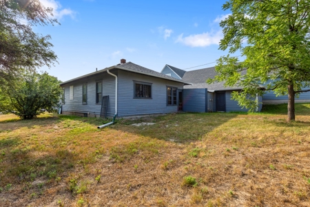 Home for Sale in Gordon Nebraska - image 9