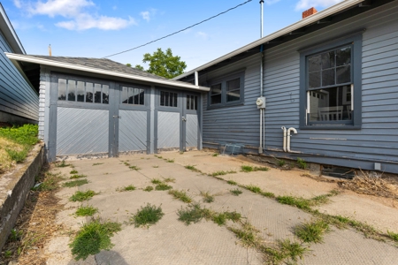 Home for Sale in Gordon Nebraska - image 11