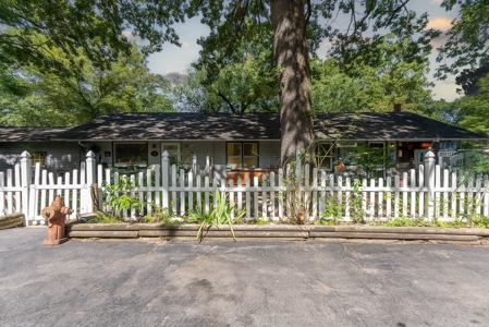 Resort/Investment Property on the Lake in Baxter County - image 2