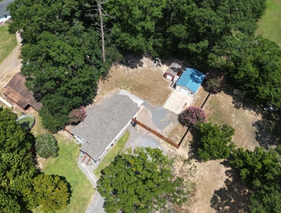 Charming Home on 1.11 Acres in Atlanta, TX - image 4