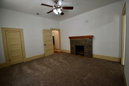 Charming Home on 1.11 Acres in Atlanta, TX - image 16