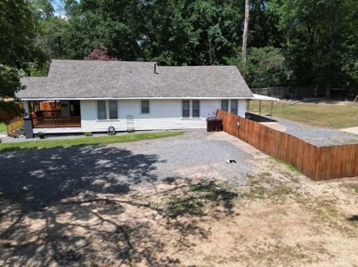 Charming Home on 1.11 Acres in Atlanta, TX - image 5
